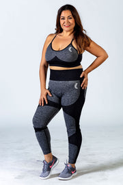 1Enemy's contour gym leggings are comfortable and supportive, with a high waistband and soft yet durable material. #color_black-grey-wave